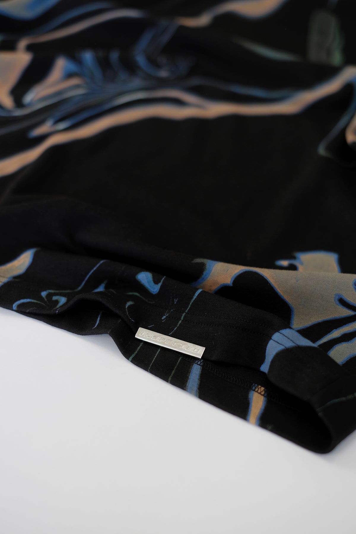 COLD ALLOY Tee — Black