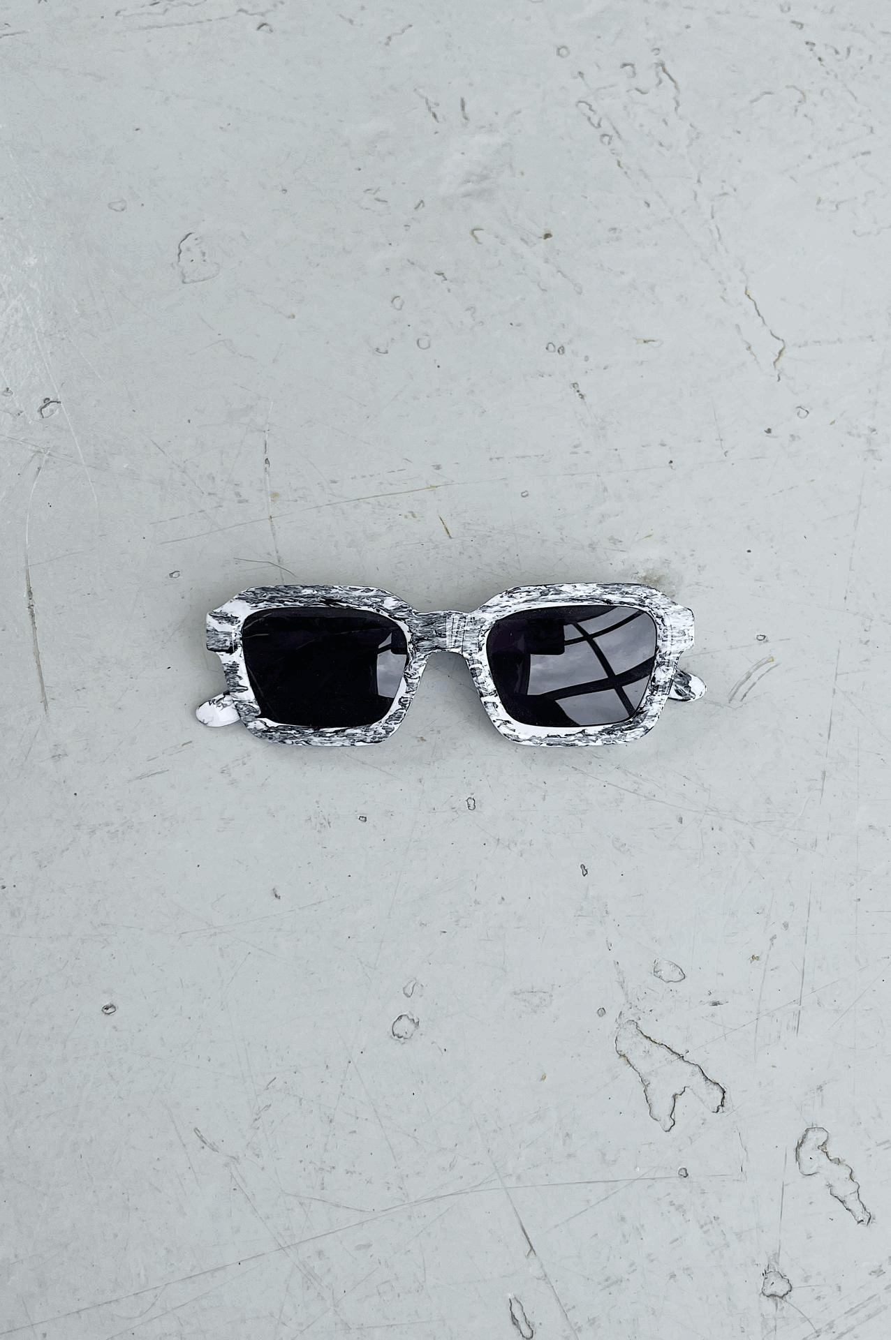 SAMPLE SUNGLASSES — VERTEX MARBLE WHITE
