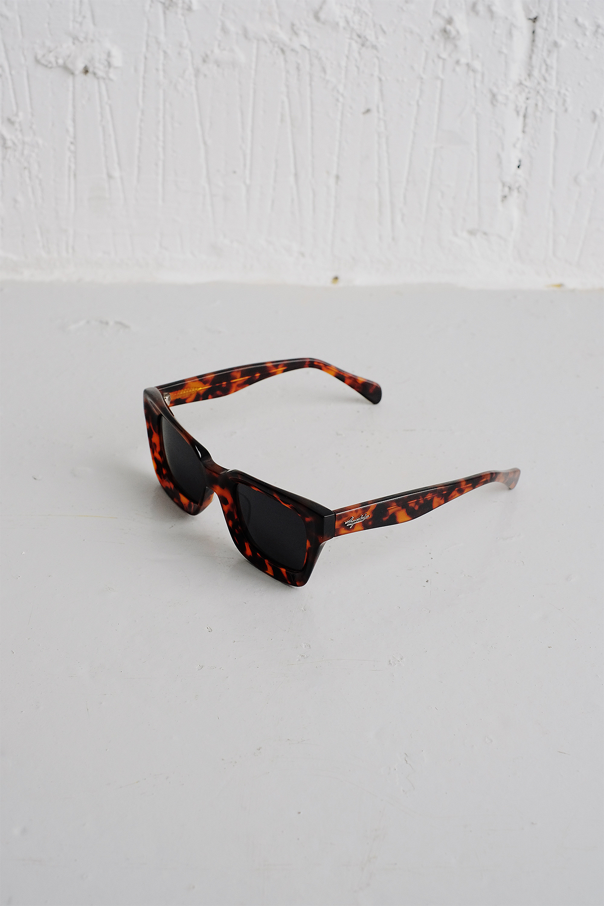 SAMPLE SUNGLASSES — MOOG