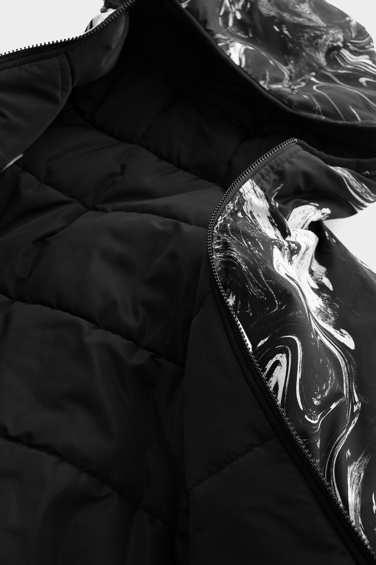 Reversible Puffer — Black/Marble